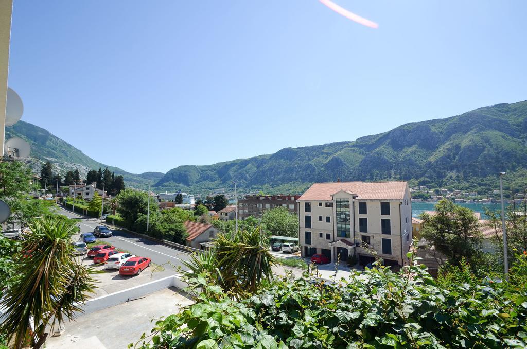 Apartments Ceklin Kotor Exterior photo