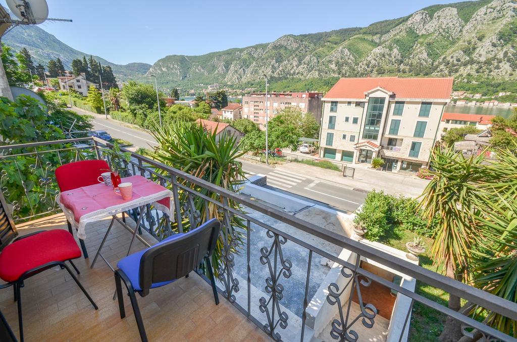 Apartments Ceklin Kotor Exterior photo