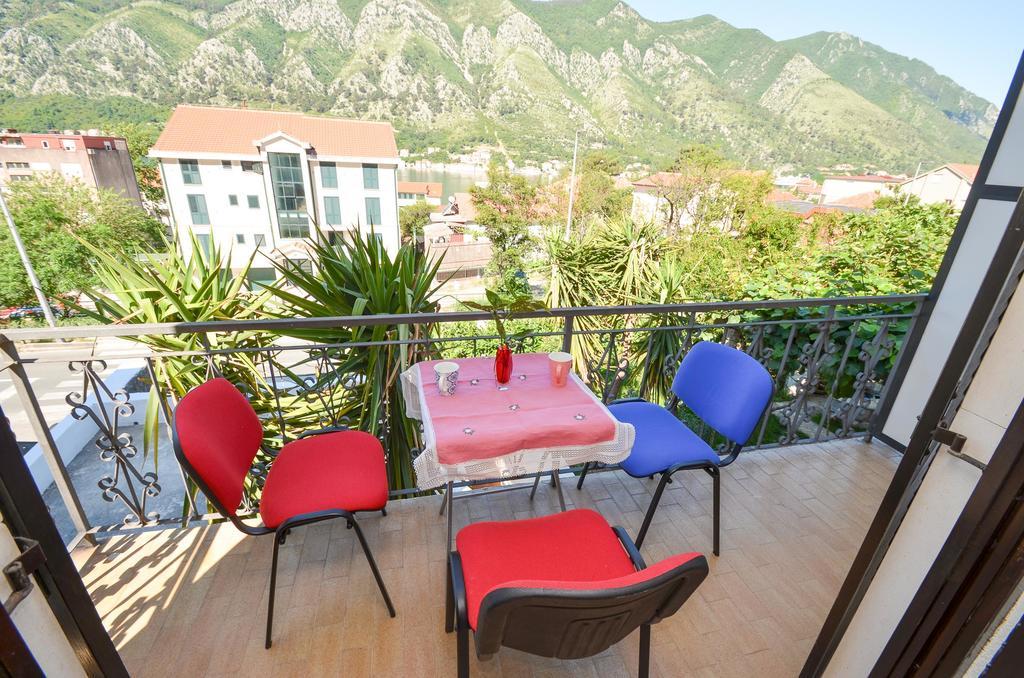 Apartments Ceklin Kotor Exterior photo
